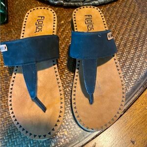 Sz 8 woman’s flojos sandals
